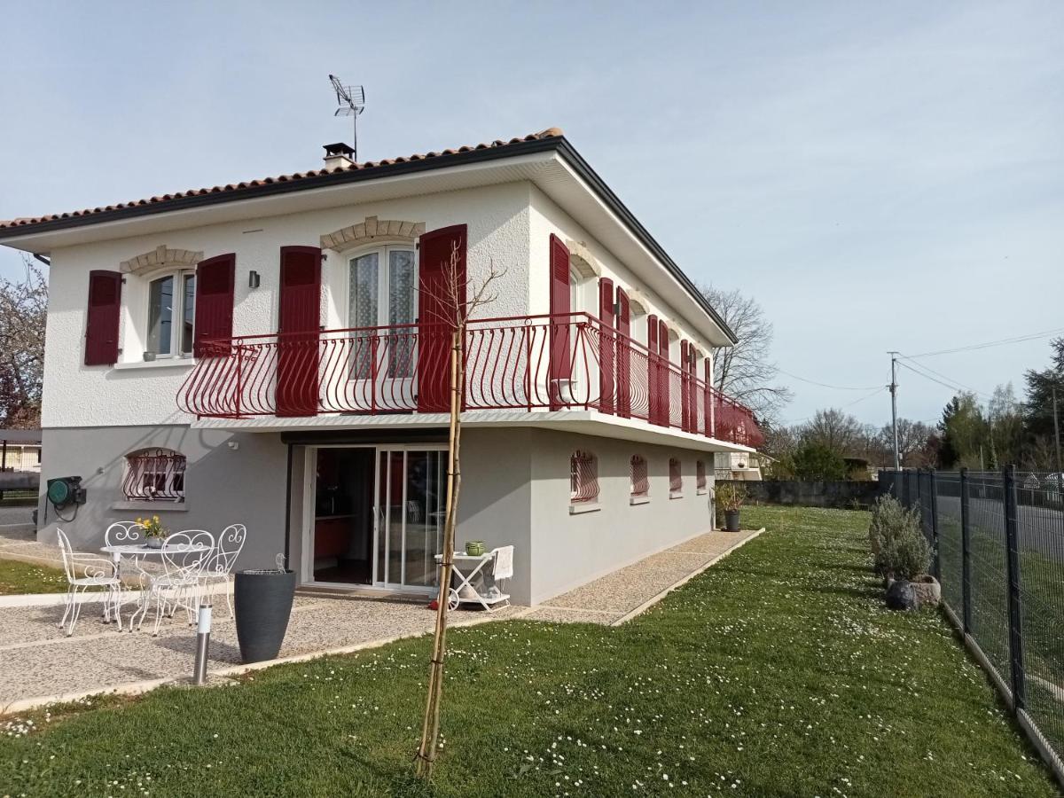 Chambre Privative Avec Salle D'Eau Chasseneuil-sur-Bonnieure Exterior foto